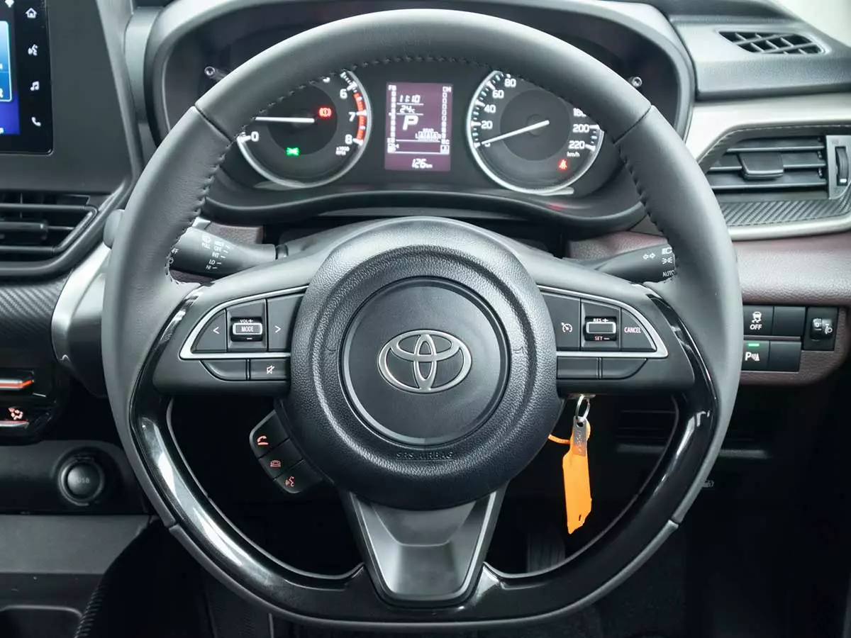 Vehicle Image for 10/17for Toyota Starlet Cross 1.5 XS Auto
